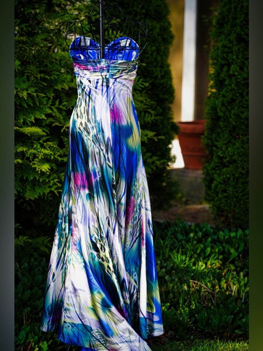 Cinderella Multi-Color Abstract Print Gown - Size 6 - Picture 2 of 5